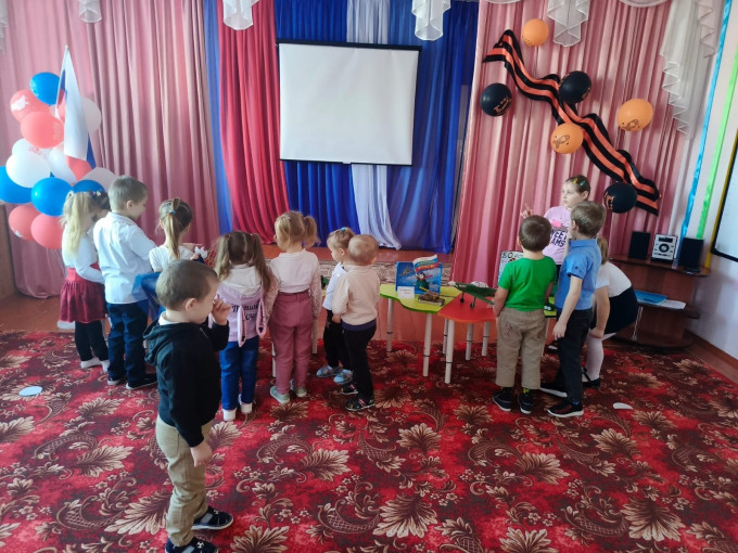 «Спасибо за мирное небо!».